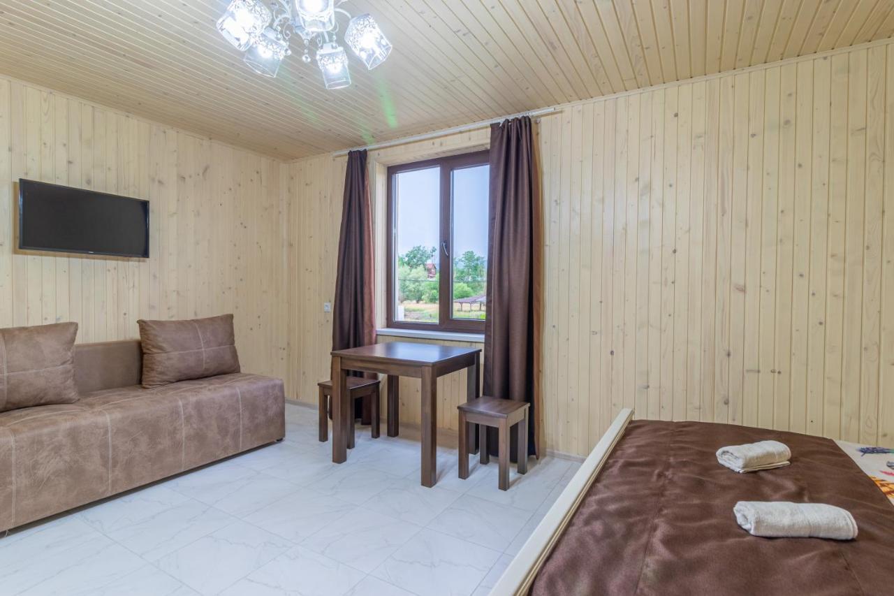 Hotel Nikoletta à Solotvyno Extérieur photo
