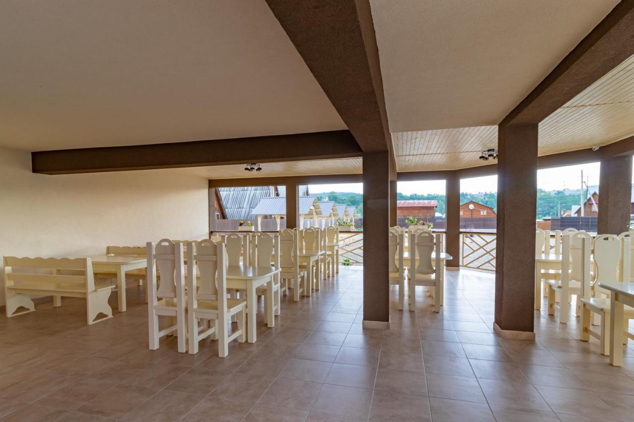 Hotel Nikoletta à Solotvyno Extérieur photo