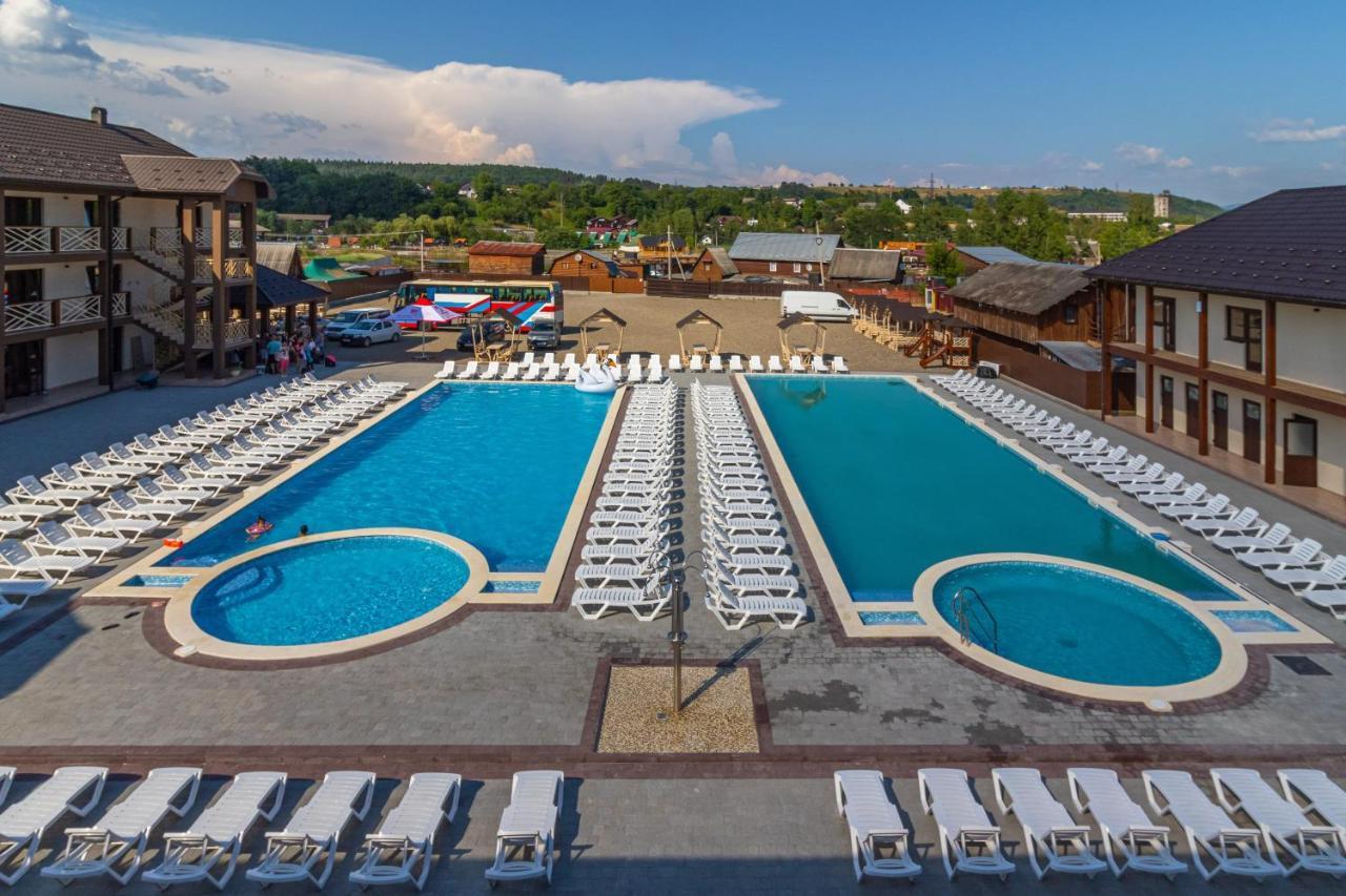 Hotel Nikoletta à Solotvyno Extérieur photo