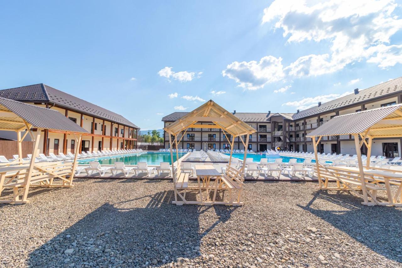 Hotel Nikoletta à Solotvyno Extérieur photo