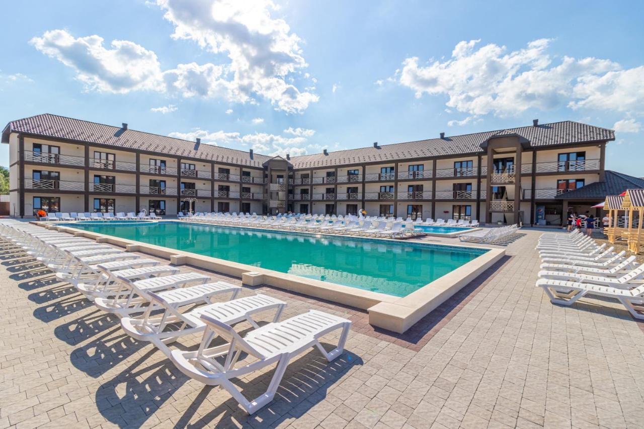Hotel Nikoletta à Solotvyno Extérieur photo