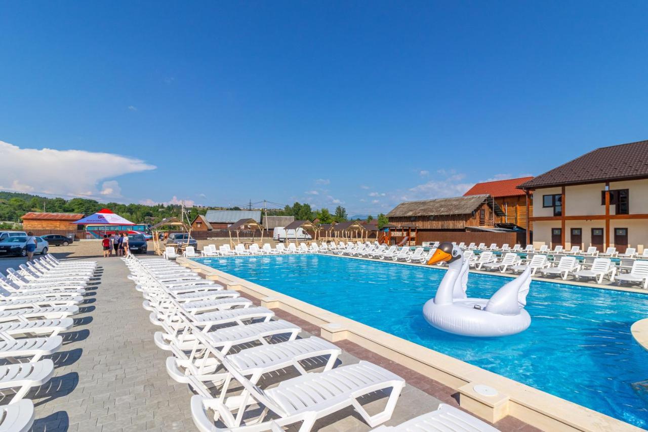 Hotel Nikoletta à Solotvyno Extérieur photo