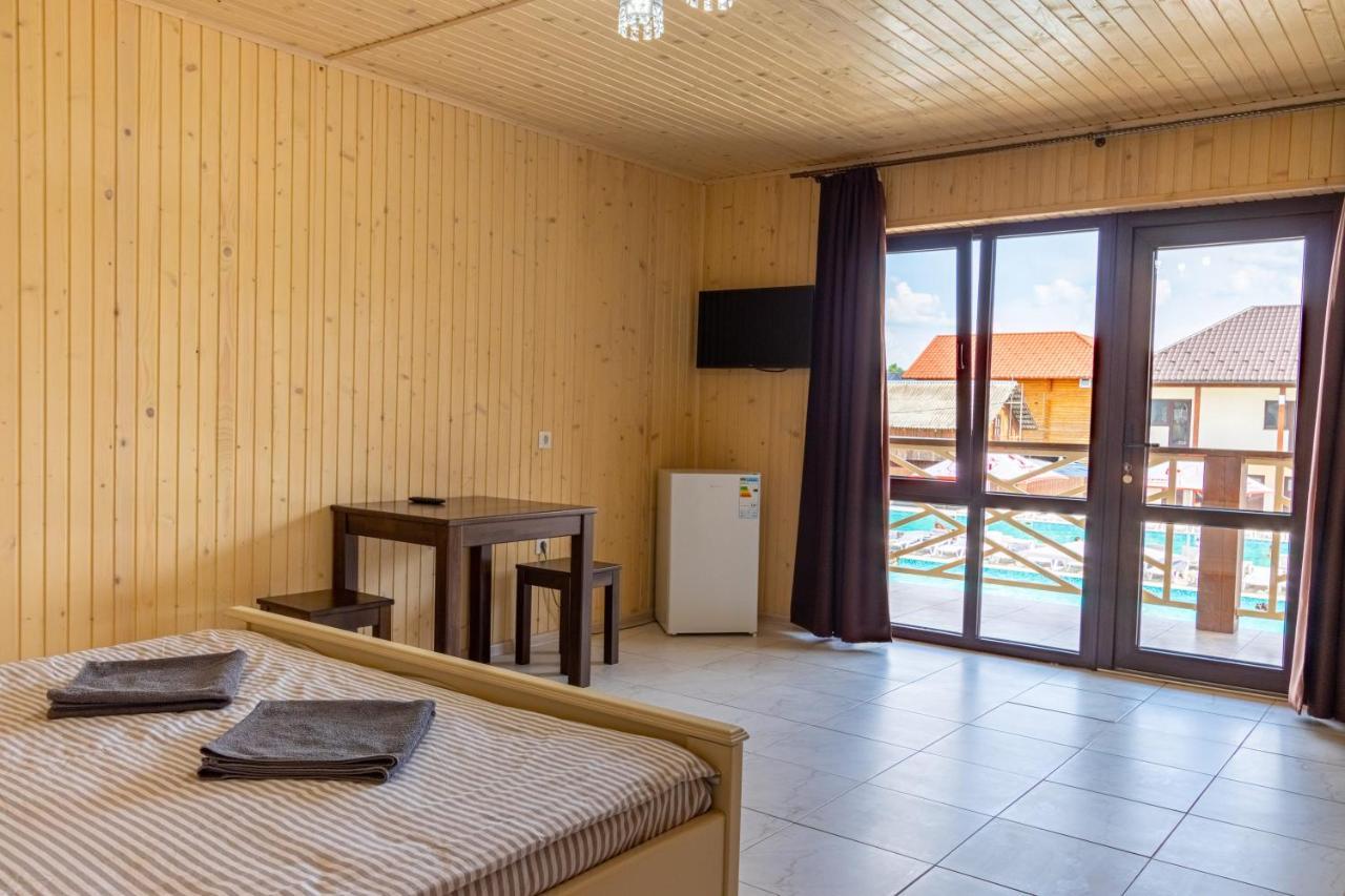 Hotel Nikoletta à Solotvyno Extérieur photo